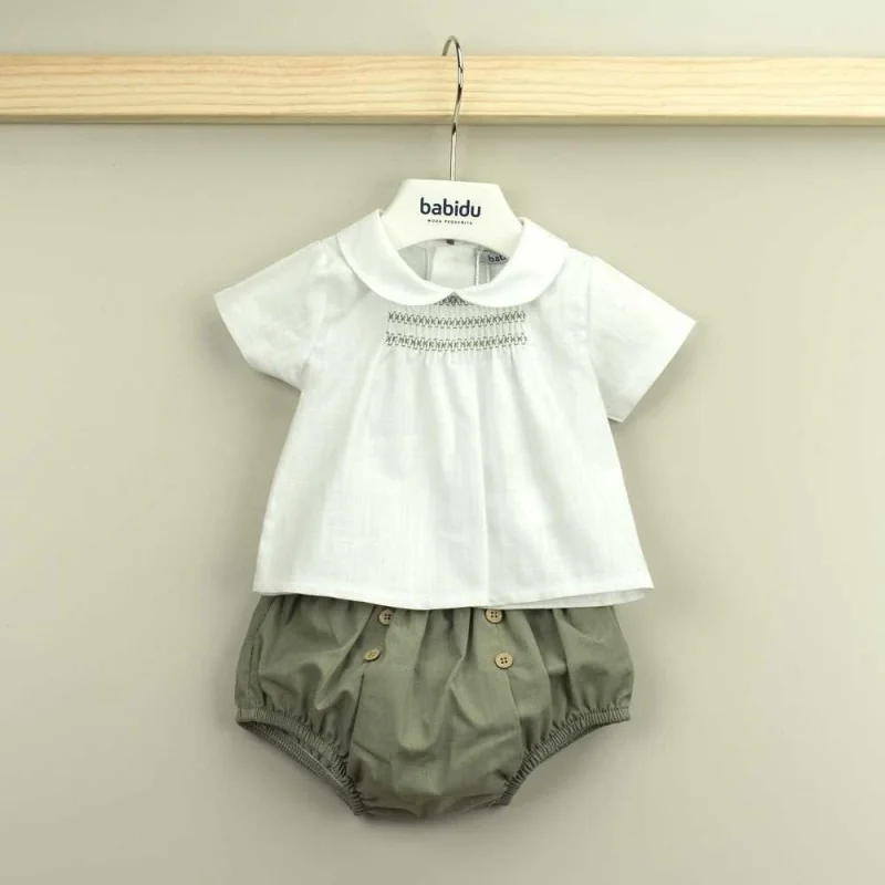 Conjunto niño Mia camiseta y cubrepañal verde caqui Babidu