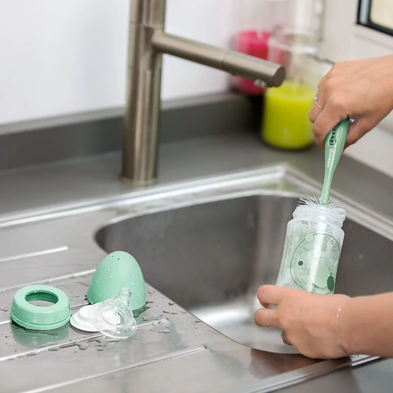 Goupillon vert 2 en 1 pour biberon et tétine Badabulle - vue 2