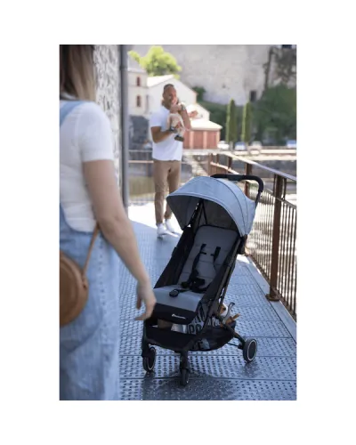 Poussette ultra compacte Soko Shadow Black Bébé Confort