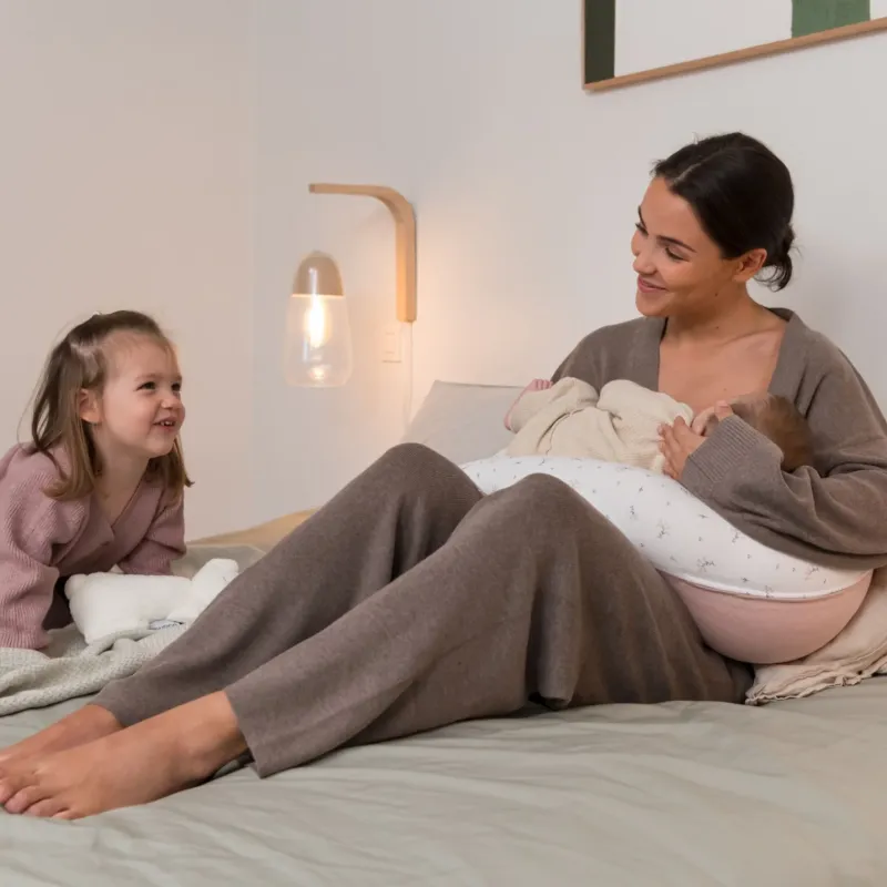 Coussin d'allaitement Doomoo Buddy Flower Pink | la maison du bebe Coussin d'allaitement Doomoo Buddy Flower Pink | la maison du bebe