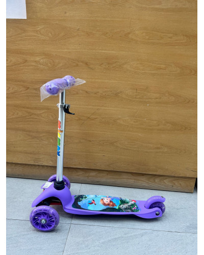 Patinete Disney modelo pequeño