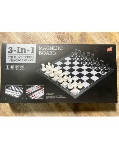 Magnetic chess set
