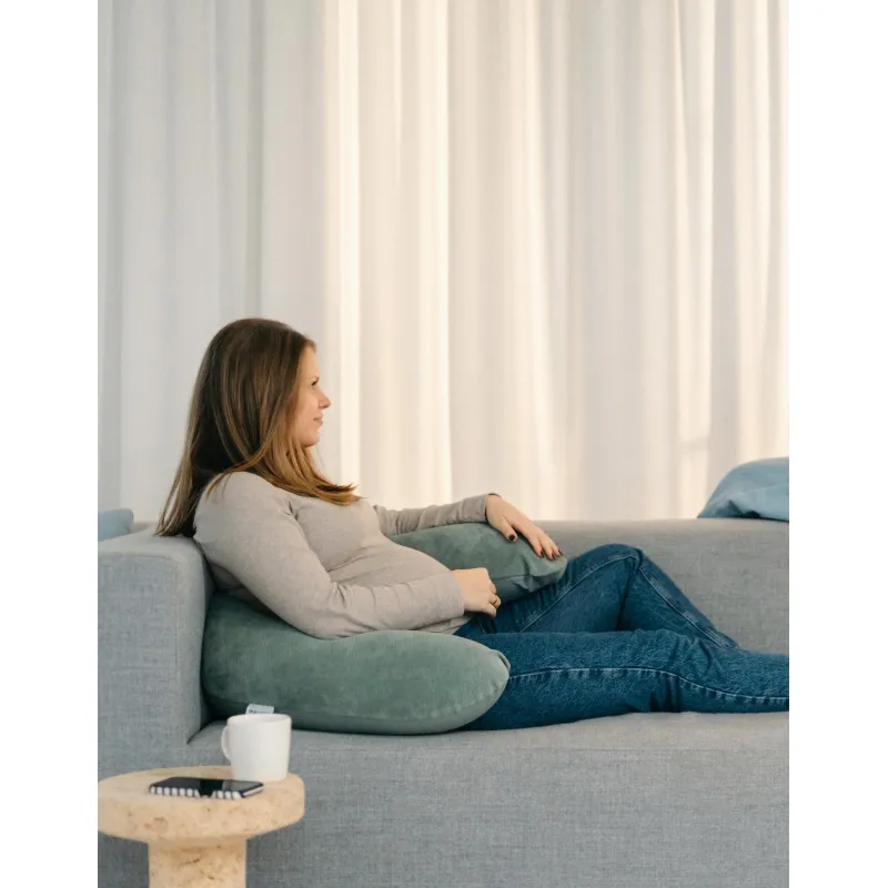 coussin de maternité Buddy corduroy green | la maison du bebe coussin de maternité Buddy corduroy green | la maison du bebe