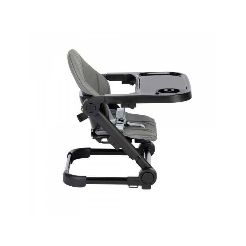 Rehausseur Moly Bébé Confort fixé sur une chaise, plateau amovible en place
