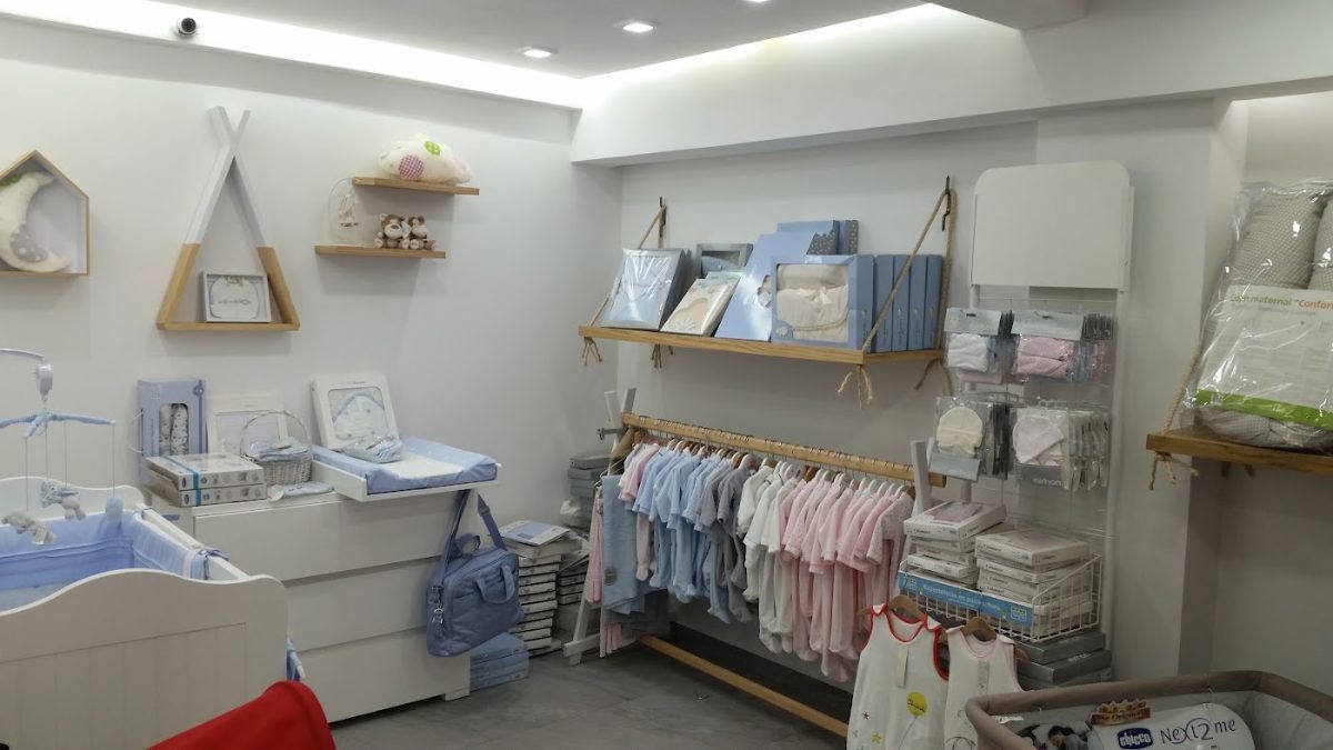 Rayon textile et linge de lit bébé du showroom La Maison du Bébé à Casablanca